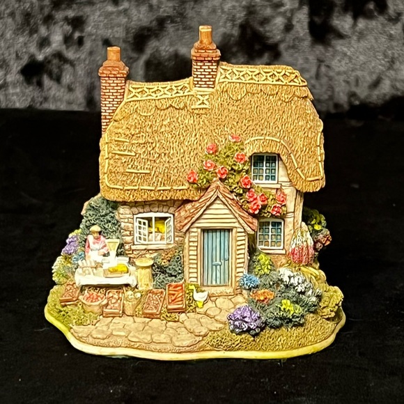 Lilliput Lane | Fresh Today | Collectors' Club - Picture 1 of 13